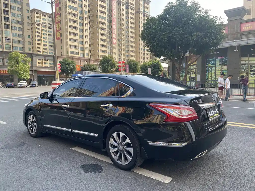 NISSAN TEANA 2015