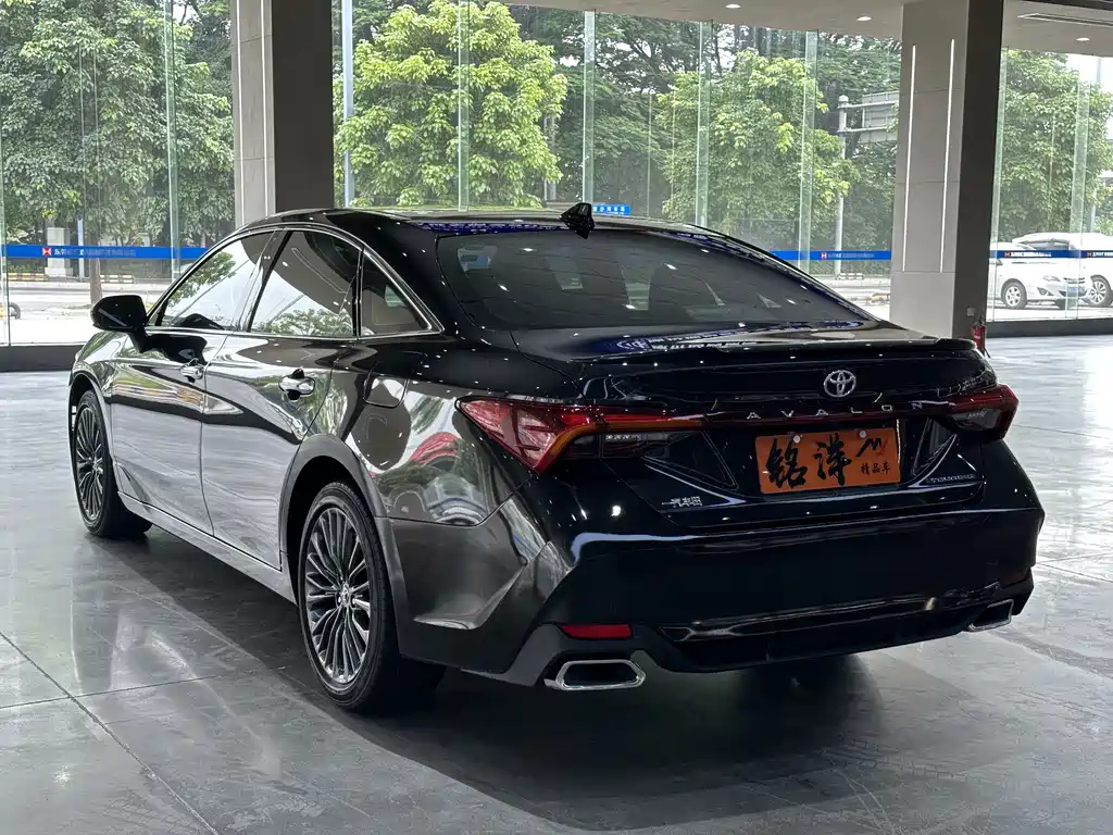 TOYOTA AVALON 2020