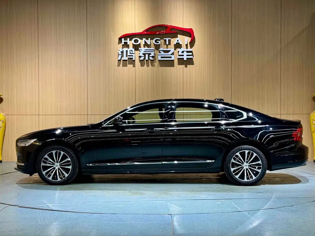 VOLVO S90 2024