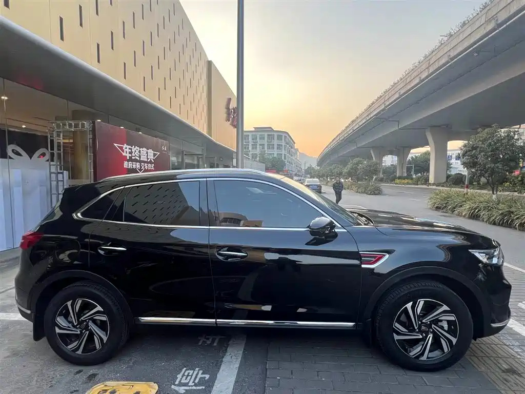 HONGQI HS5 2022