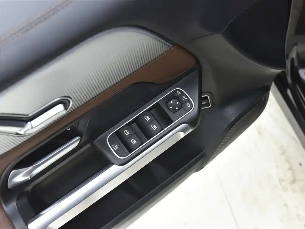 MERCEDES BENZ GLB 2021
