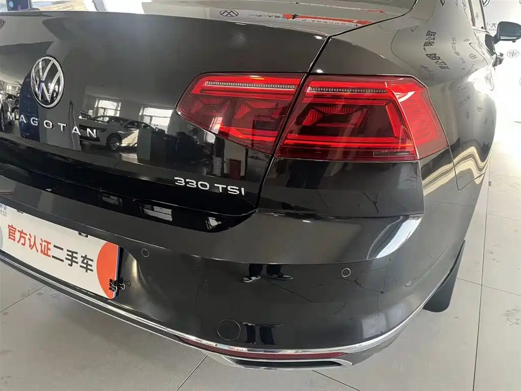 VOLKSWAGEN MAGOTAN 2021
