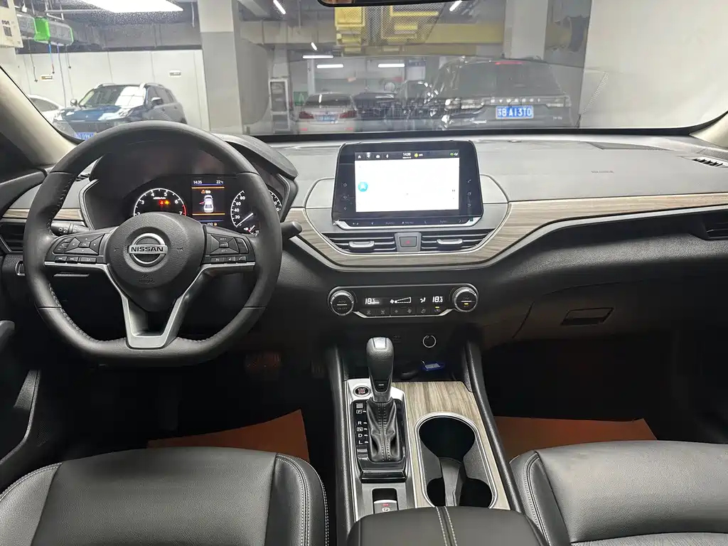 NISSAN TEANA 2022
