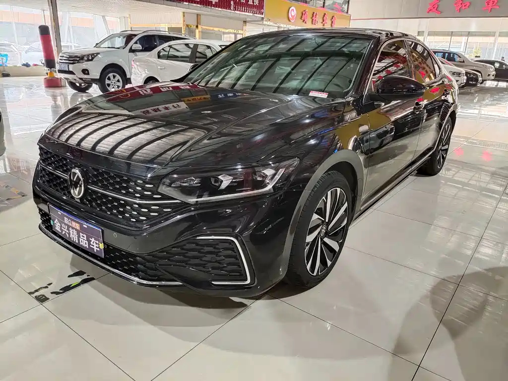 VOLKSWAGEN PASSAT 2022