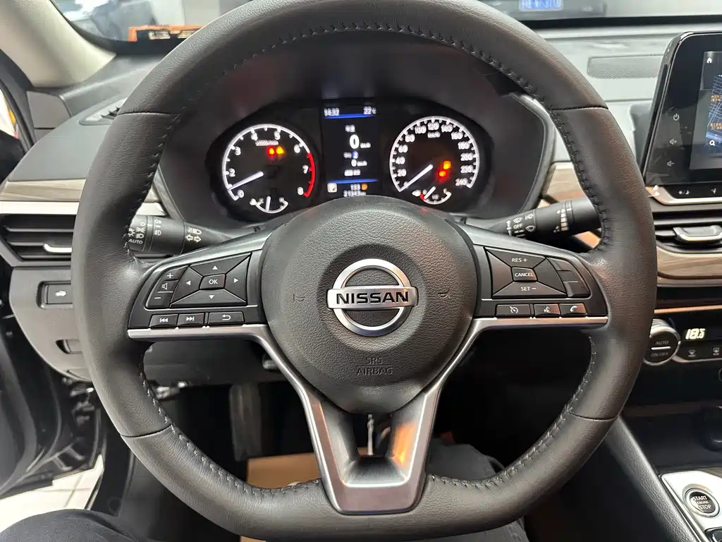 NISSAN TEANA 2022