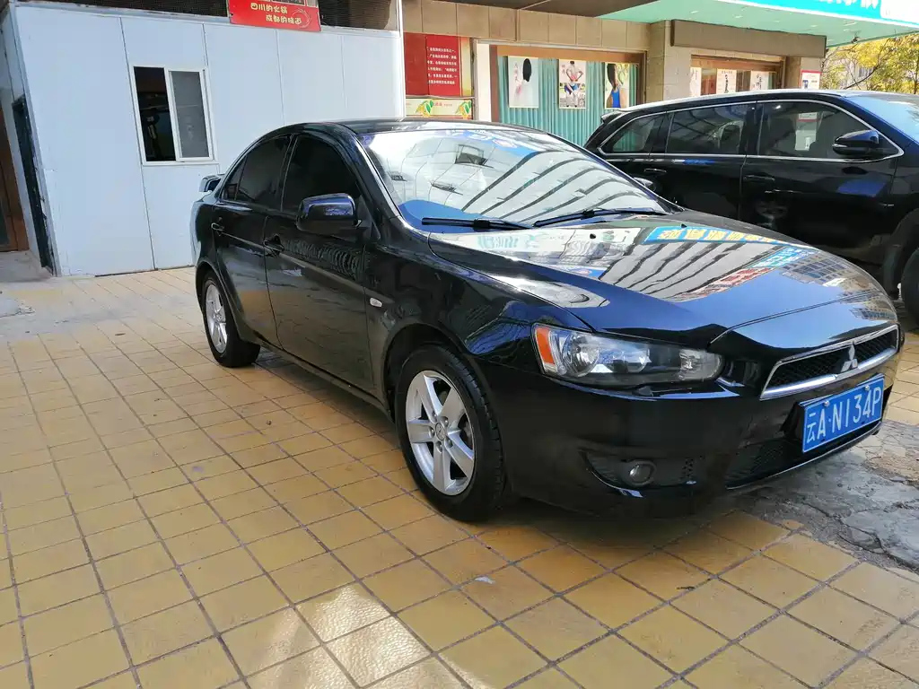 MITSUBISHI LANCER EX 2010