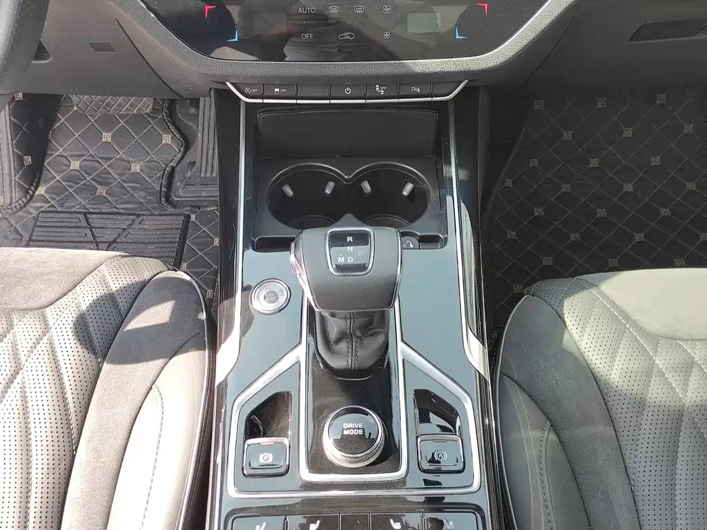 HONGQI HS5 2022