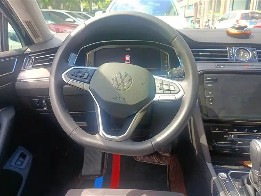 VOLKSWAGEN MAGOTAN 2021