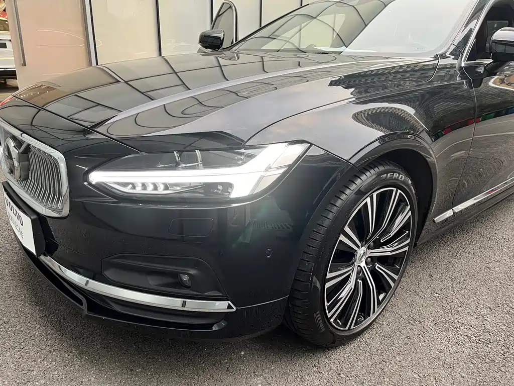 VOLVO S90 2021