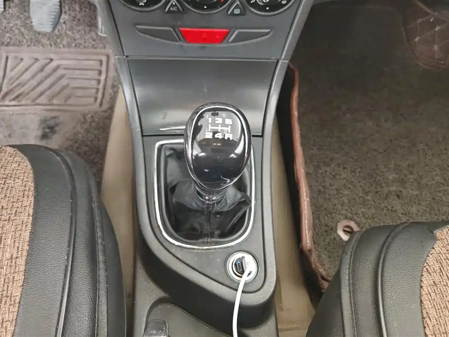 DONGFENG AEOLUS S30 2013