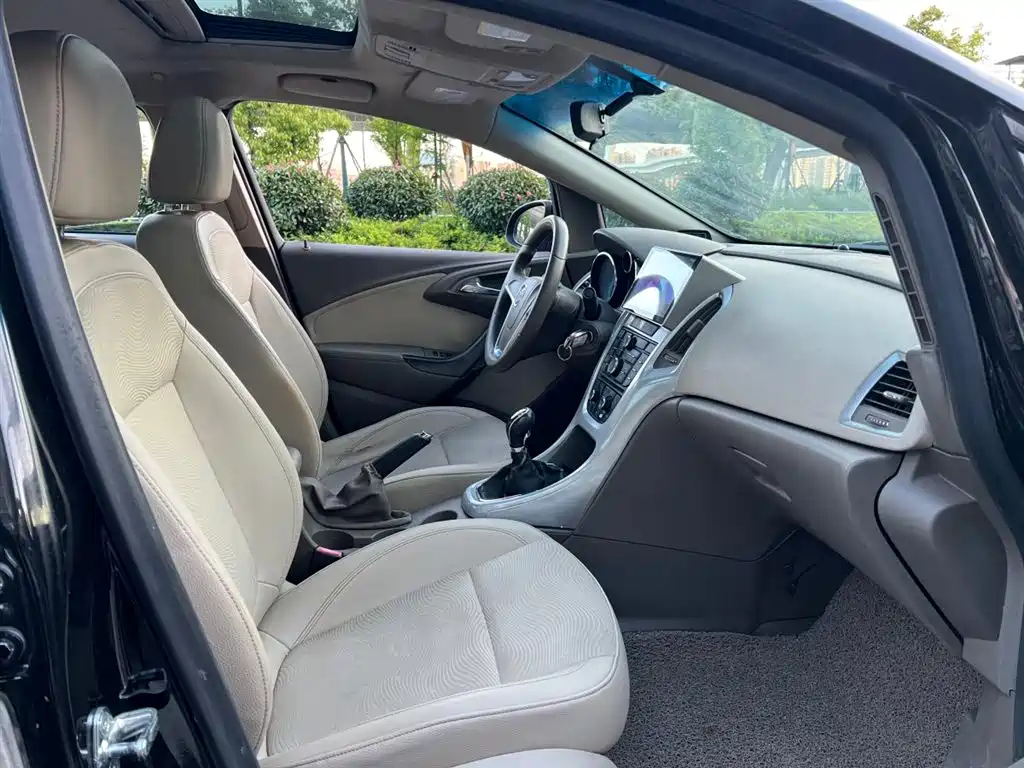 BUICK EXCELLE 2011