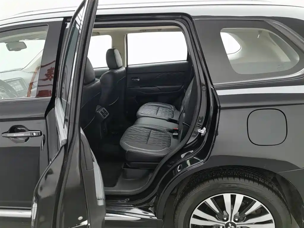 MITSUBISHI OUTLANDER 2022