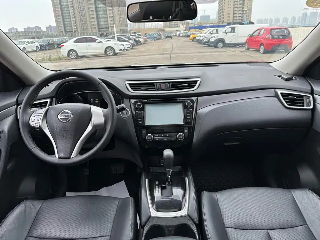 NISSAN X-TRAIL 2015