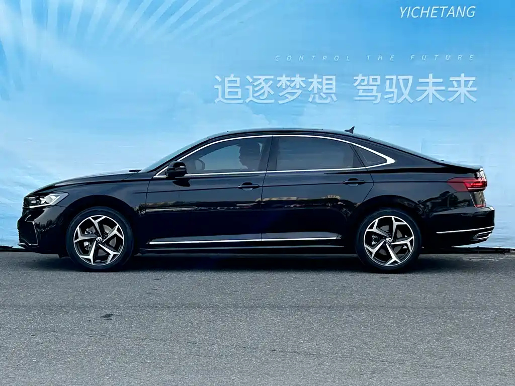 VOLKSWAGEN PASSAT 2023
