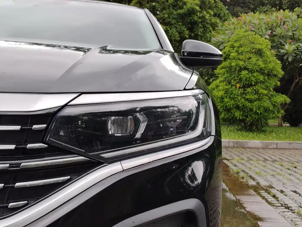 VOLKSWAGEN PASSAT 2022