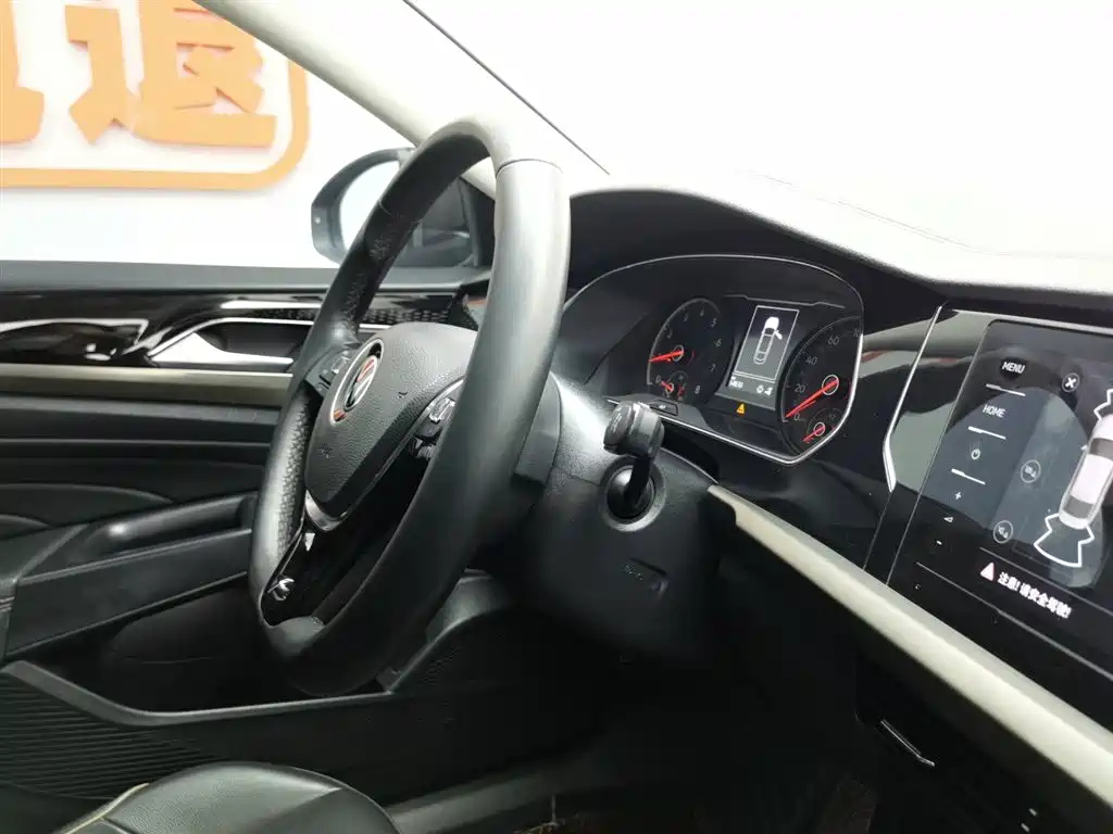 VOLKSWAGEN PASSAT 2021
