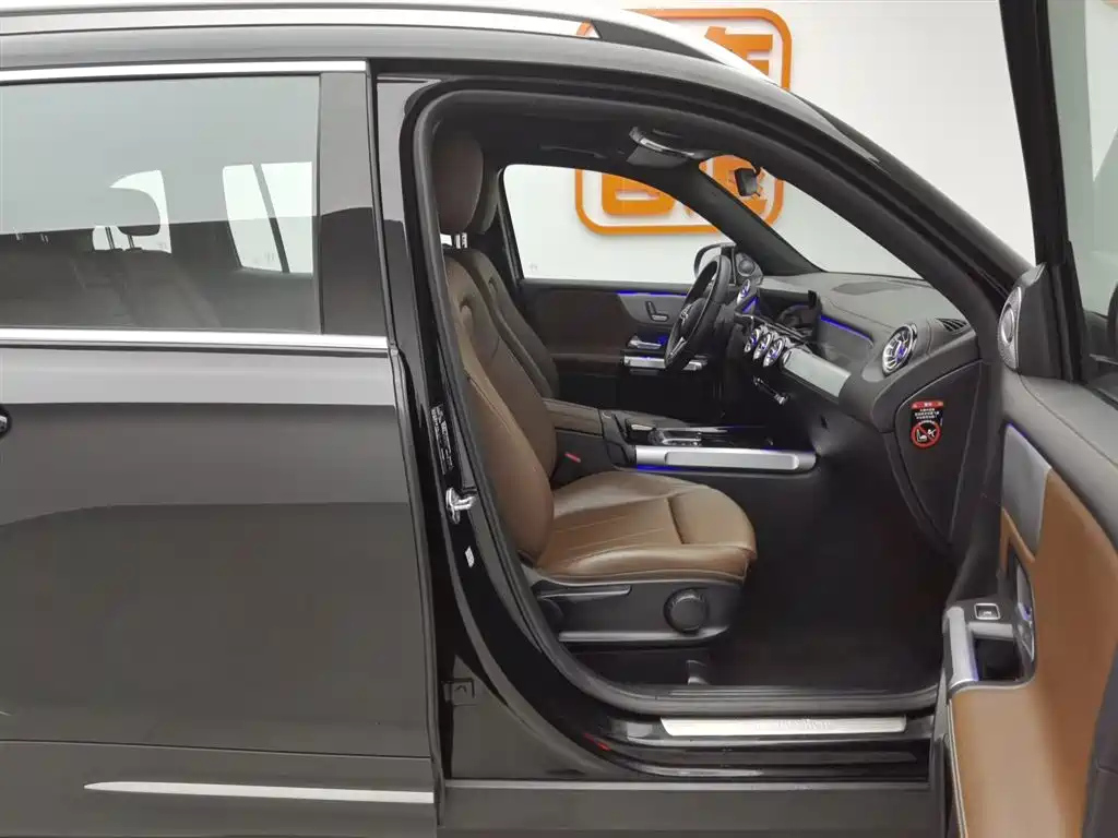MERCEDES BENZ GLB 2021