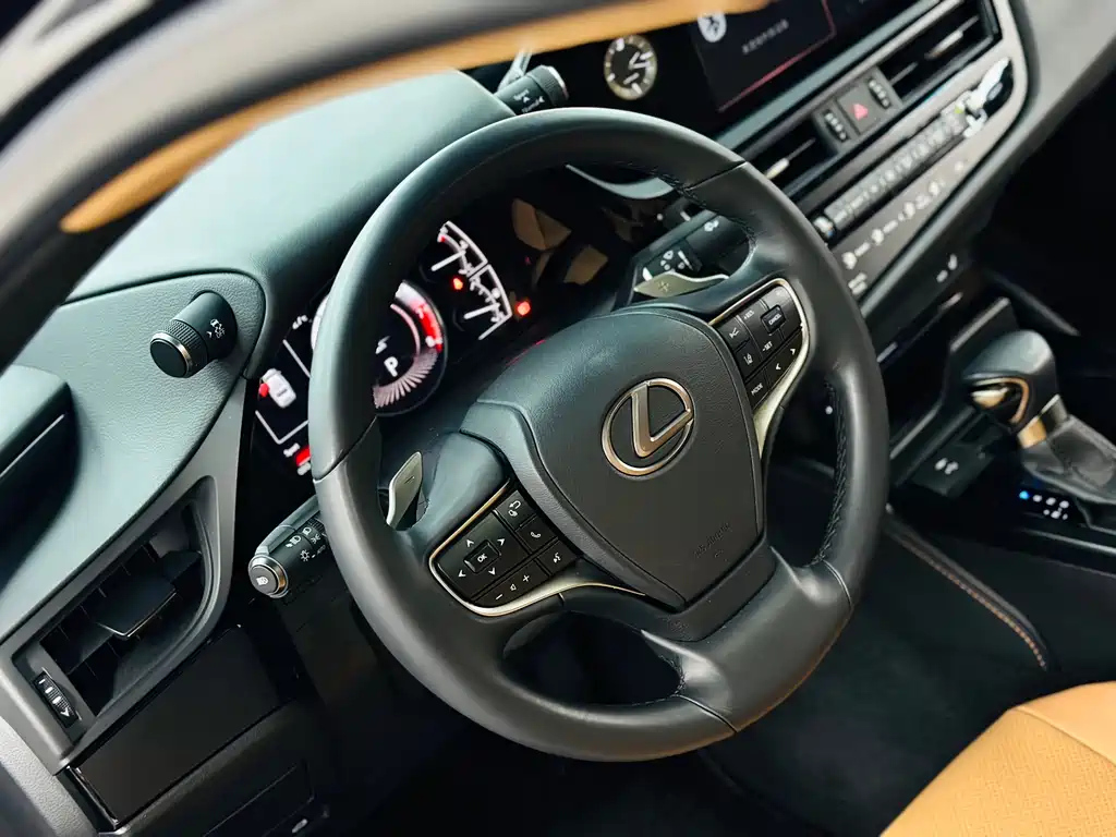 LEXUS ES 2022