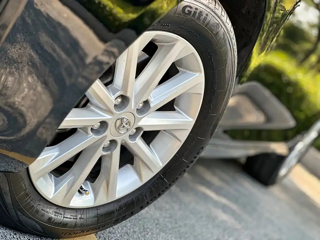 TOYOTA CAMRY 2016