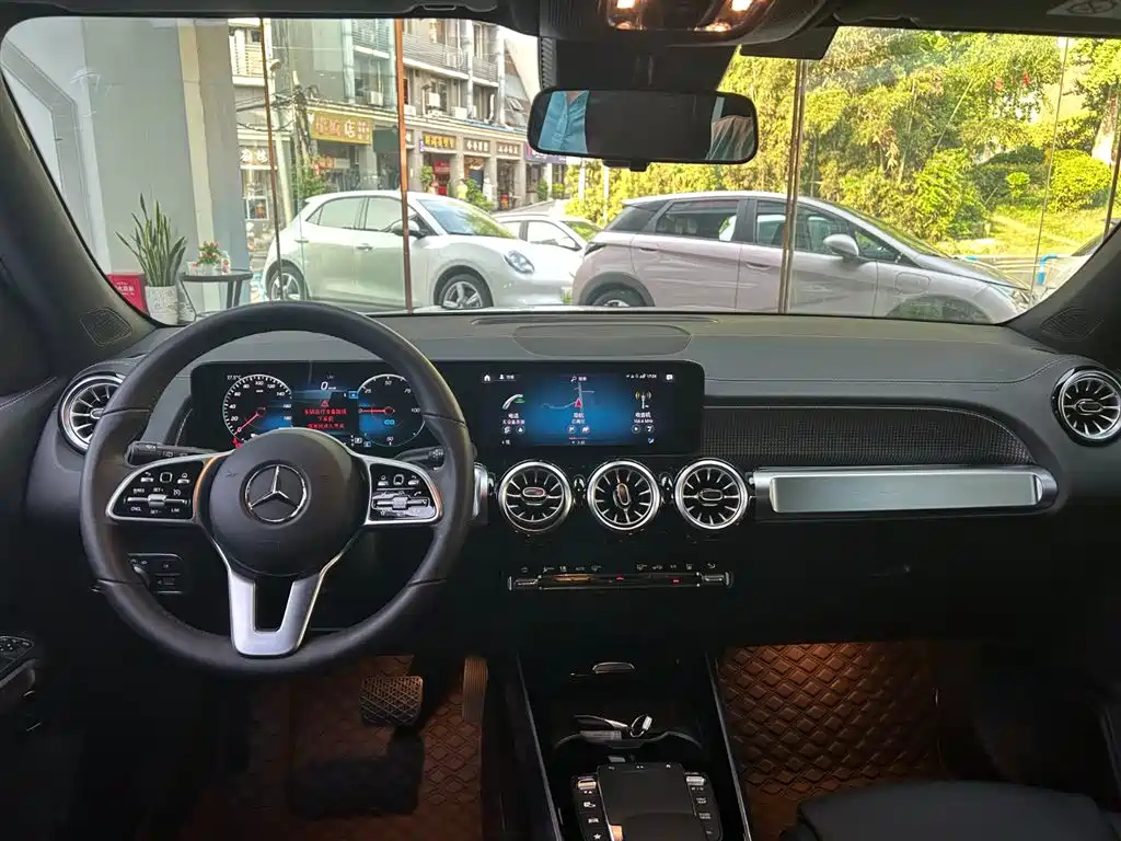 MERCEDES BENZ EQB 2023