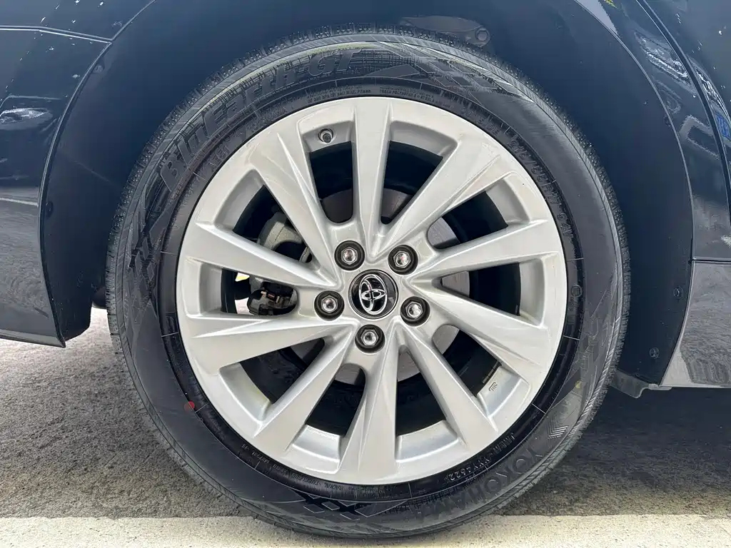 TOYOTA CAMRY 2023