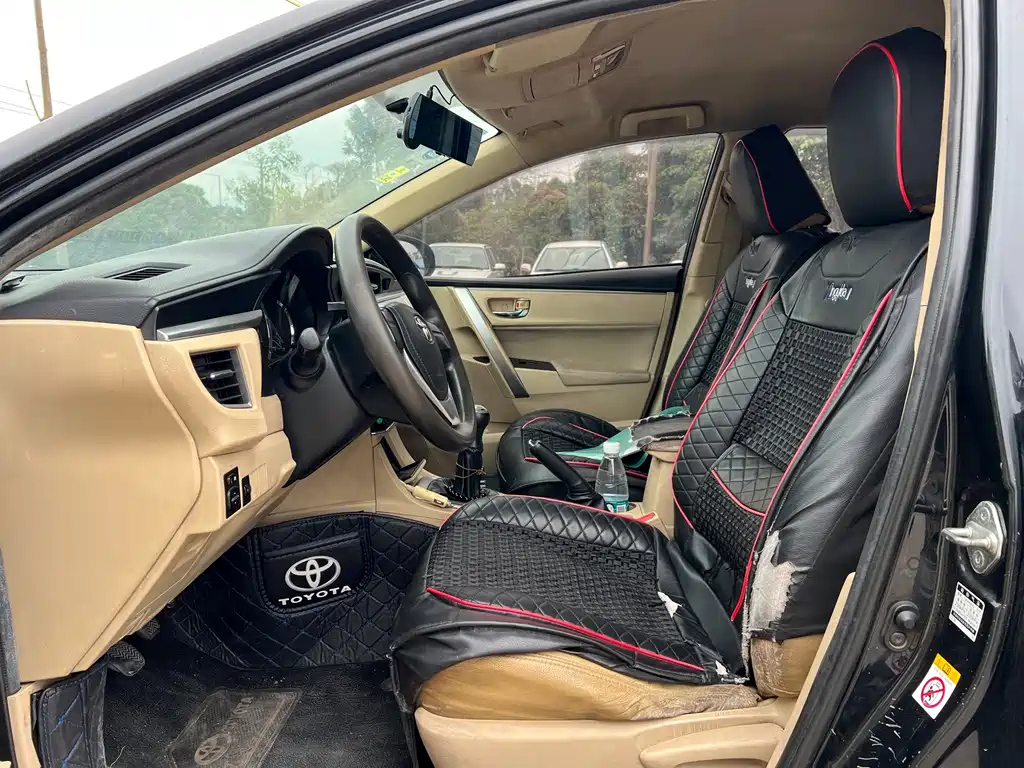 TOYOTA COROLLA 2015