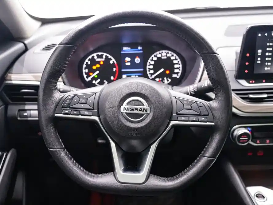 NISSAN TEANA 2020