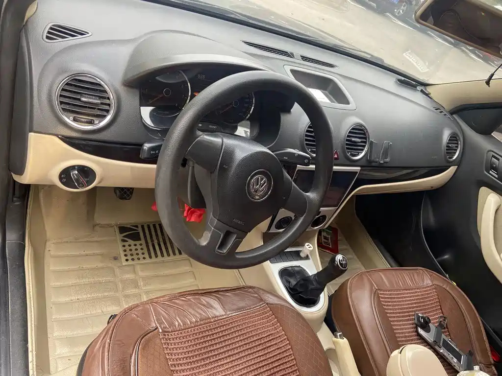 VOLKSWAGEN LAVIDA 2011