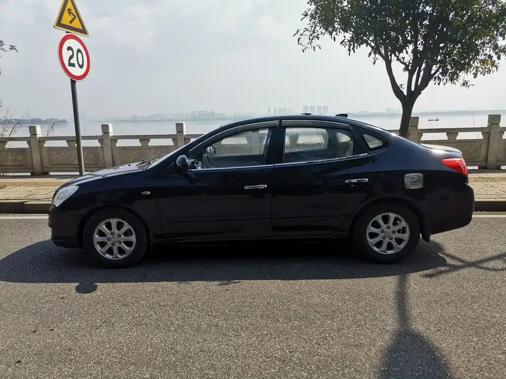 HYUNDAI CELESTA 2009