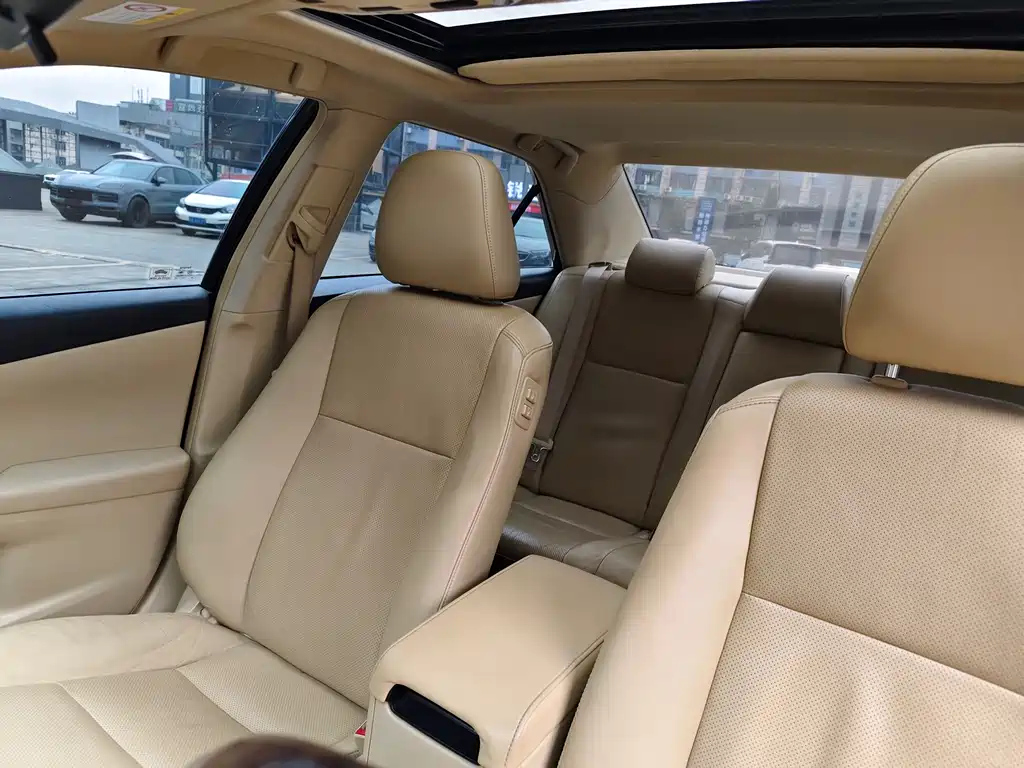 TOYOTA CAMRY 2016