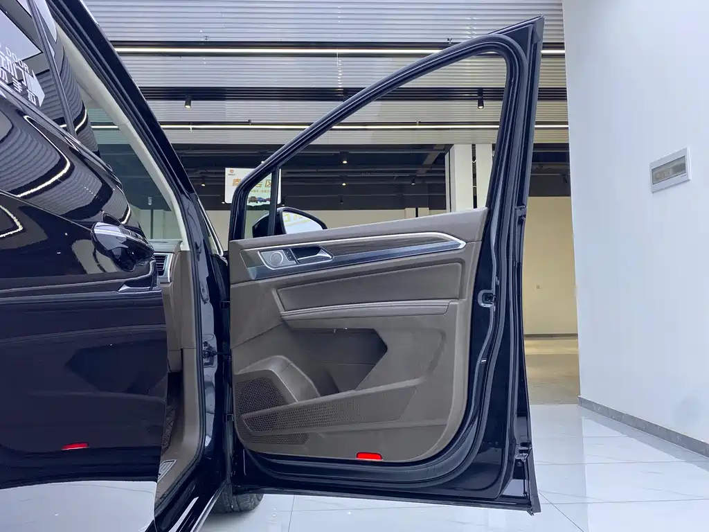 VOLKSWAGEN VILORAN 2021