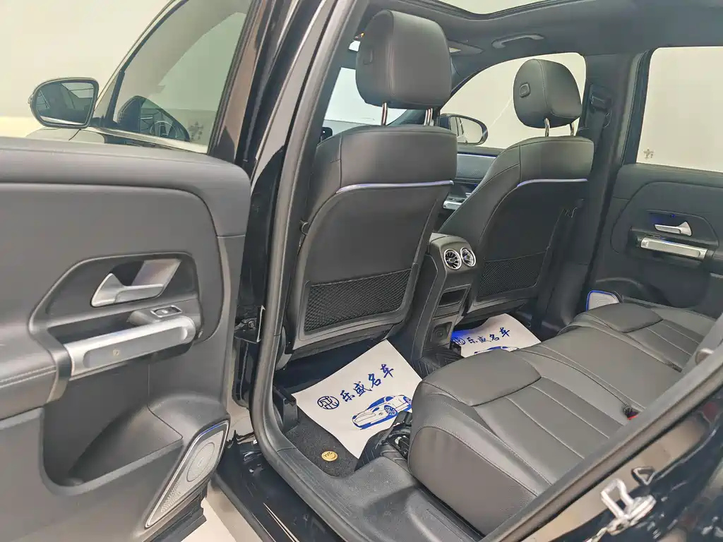 MERCEDES BENZ GLB 2023