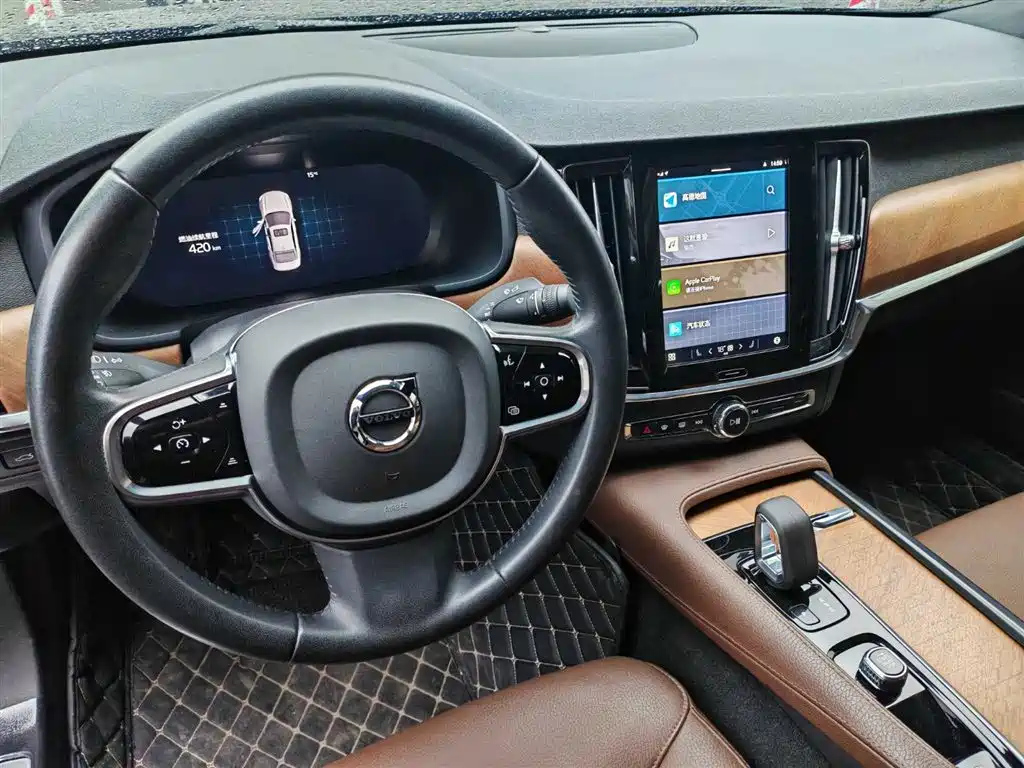 VOLVO S90 2022