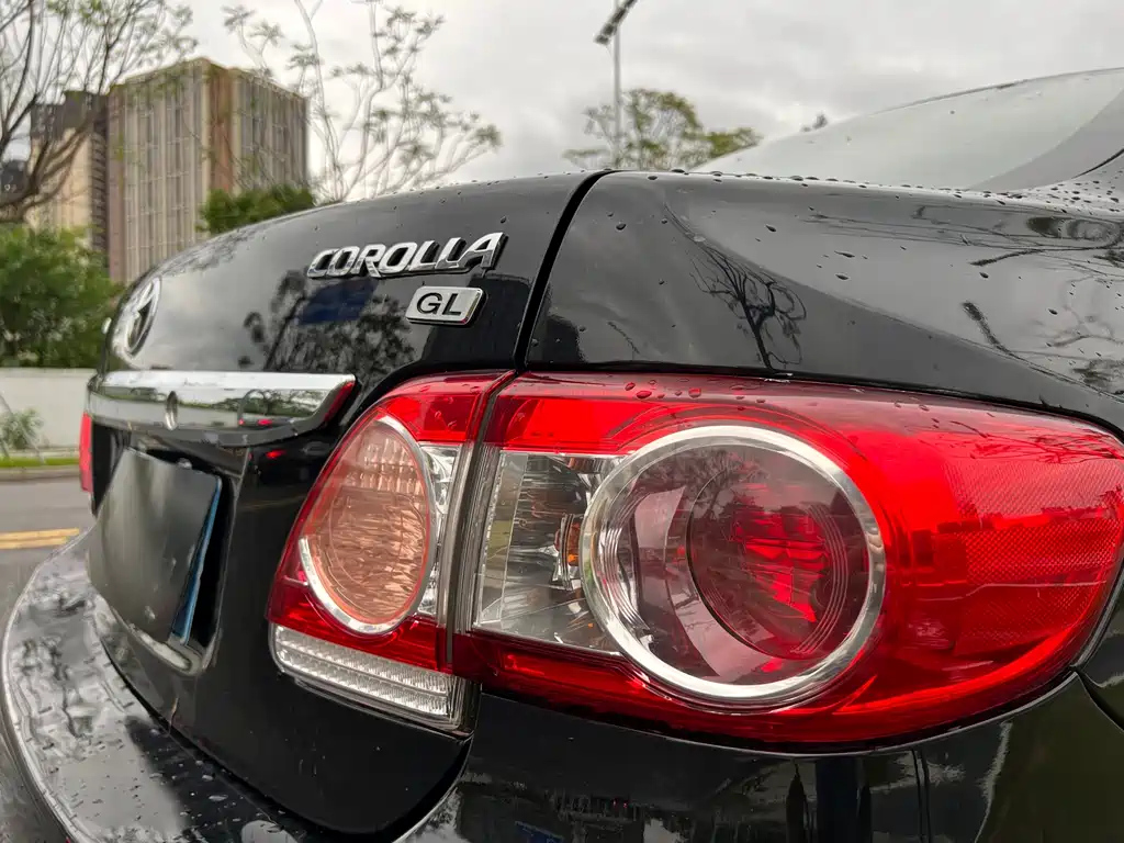 TOYOTA COROLLA 2011