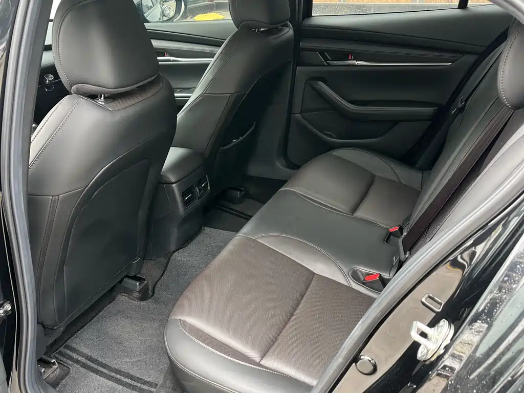 MAZDA 3 AXELA 2022