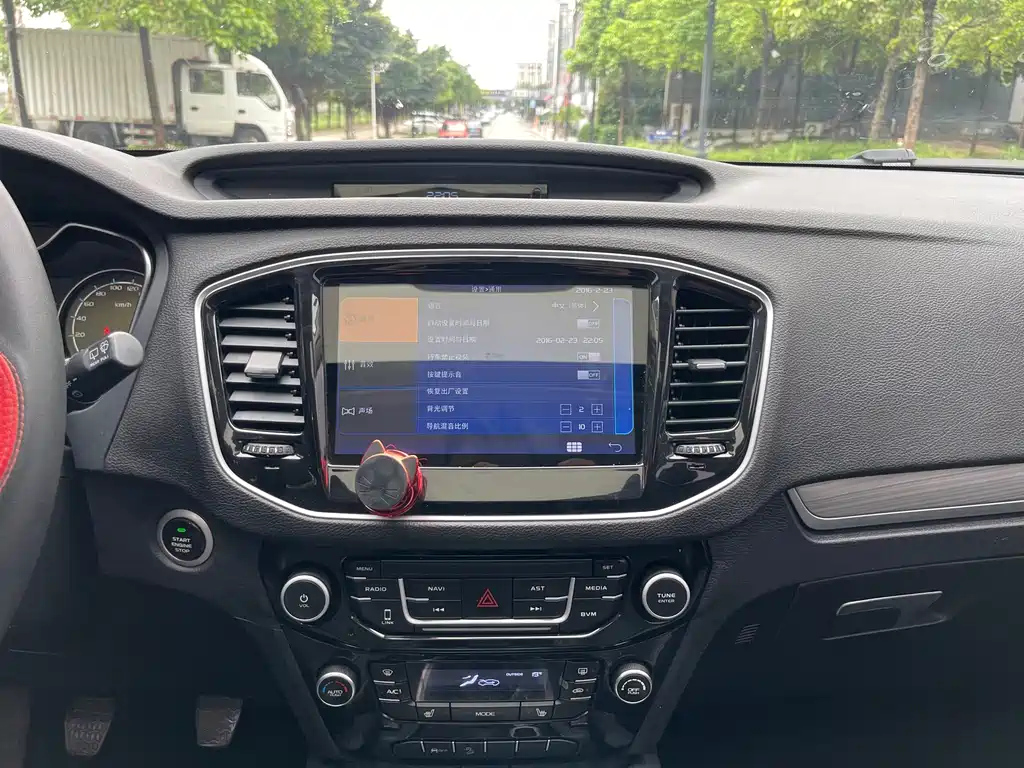 GEELY AUTO VISION X6 2017