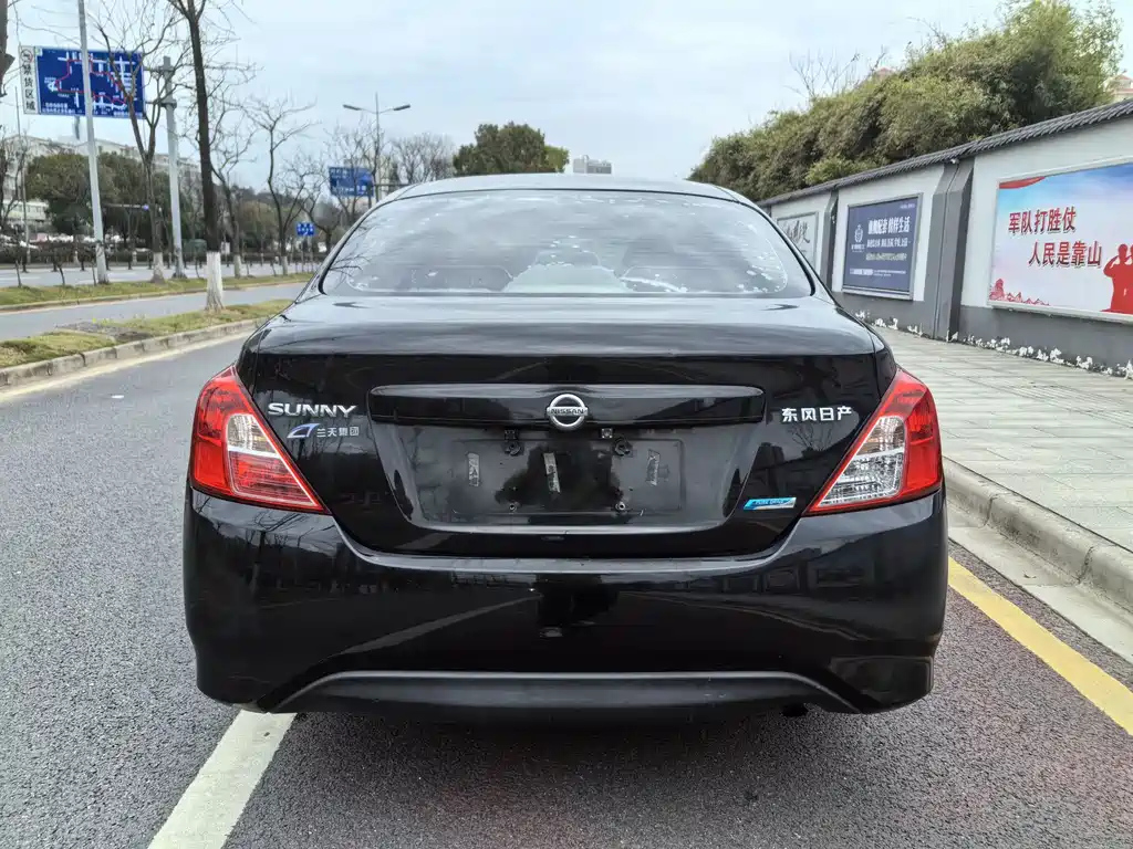 NISSAN SUNNY 2017