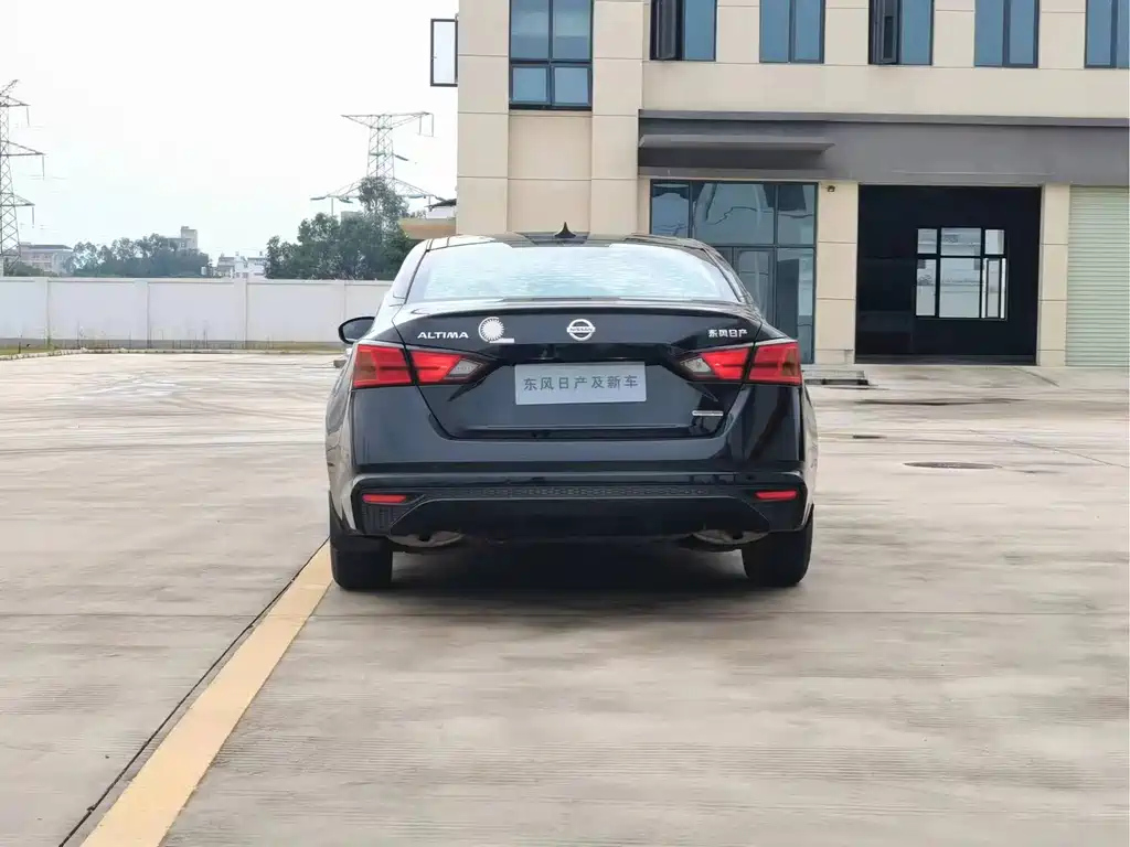 NISSAN TEANA 2020