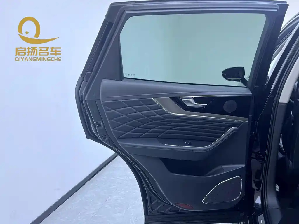 HONGQI HS5 2022
