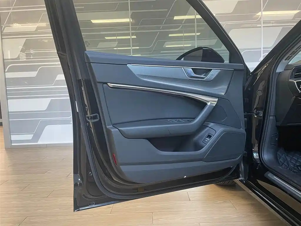AUDI A6L 2023