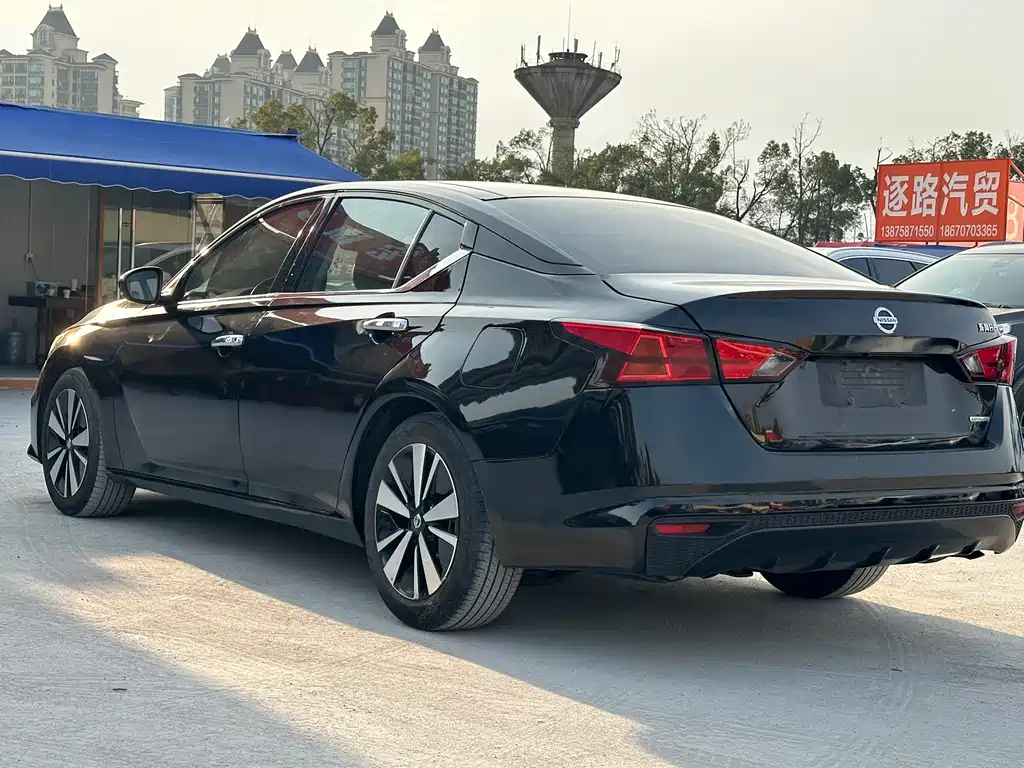 NISSAN TEANA 2021
