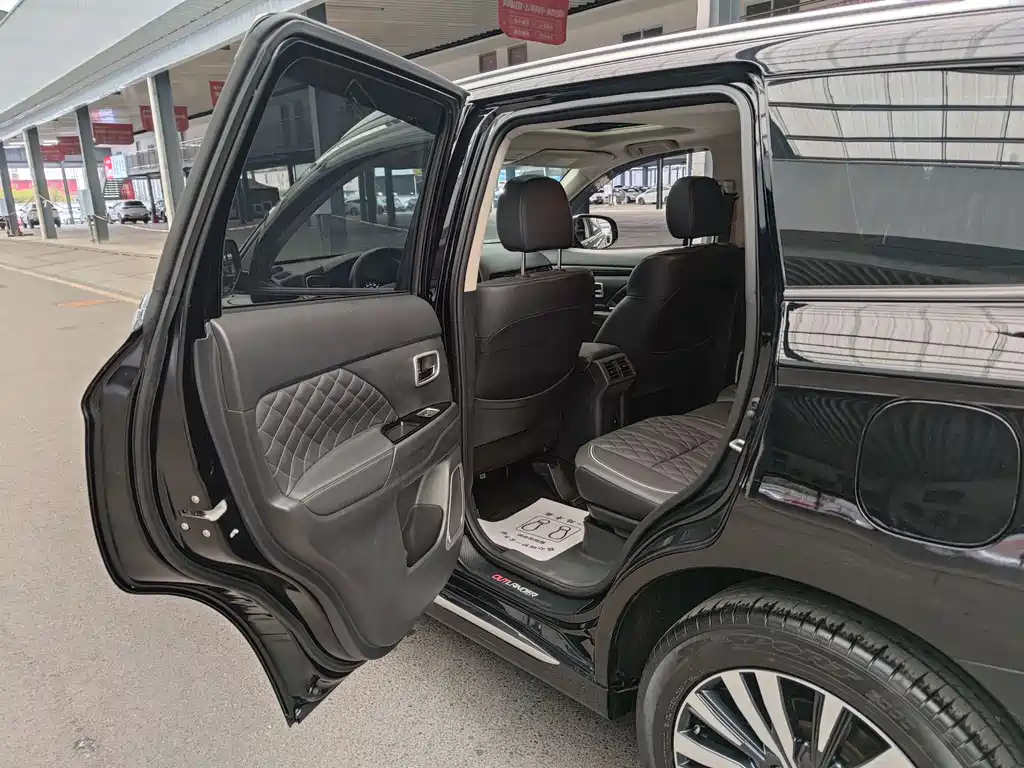 MITSUBISHI OUTLANDER 2022