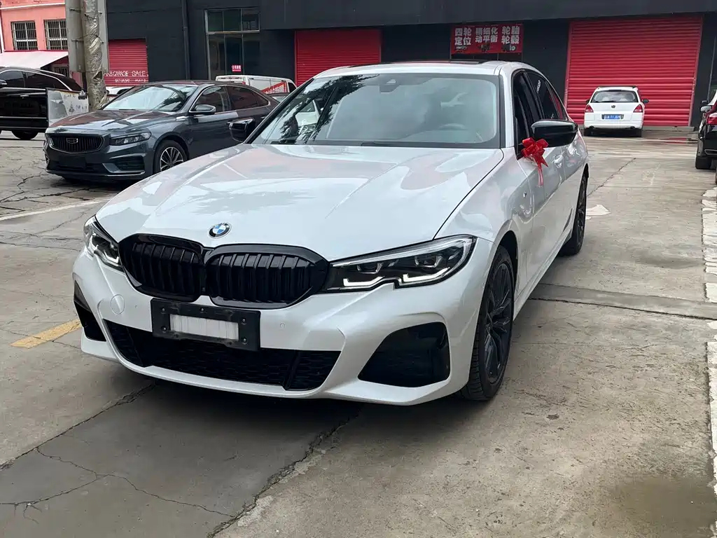 BMW 3-SERIES
