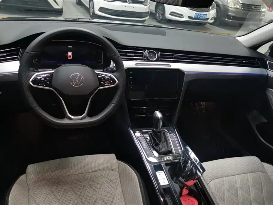 VOLKSWAGEN MAGOTAN 2024