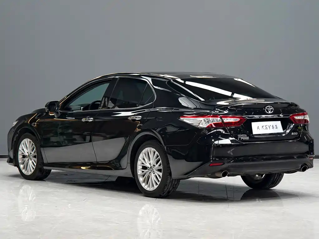 TOYOTA CAMRY 2018