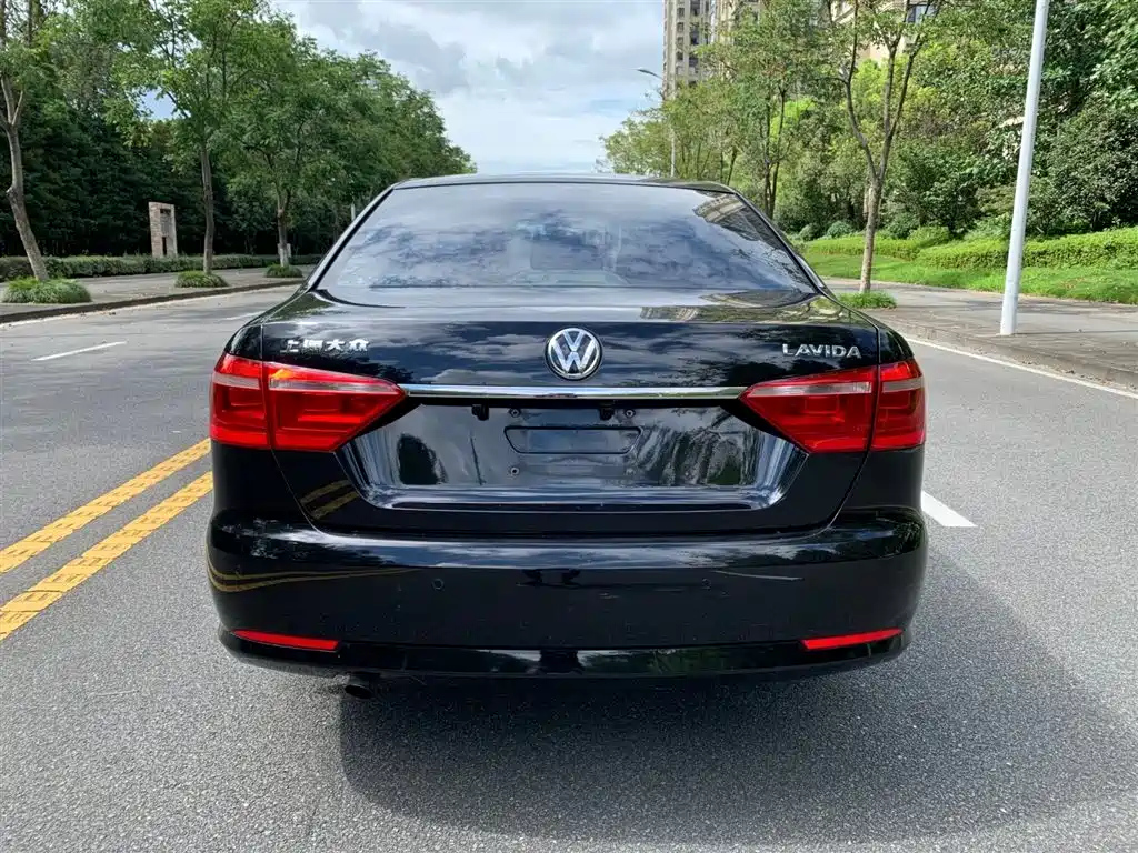 VOLKSWAGEN LAVIDA 2013