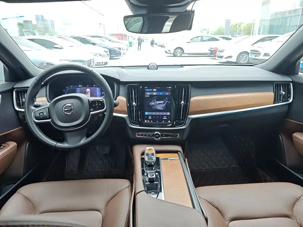 VOLVO S90 2022