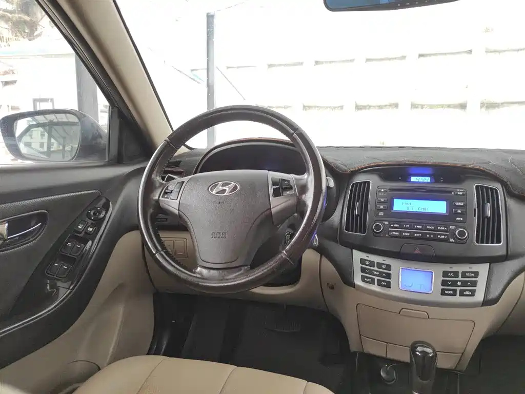 HYUNDAI CELESTA 2012