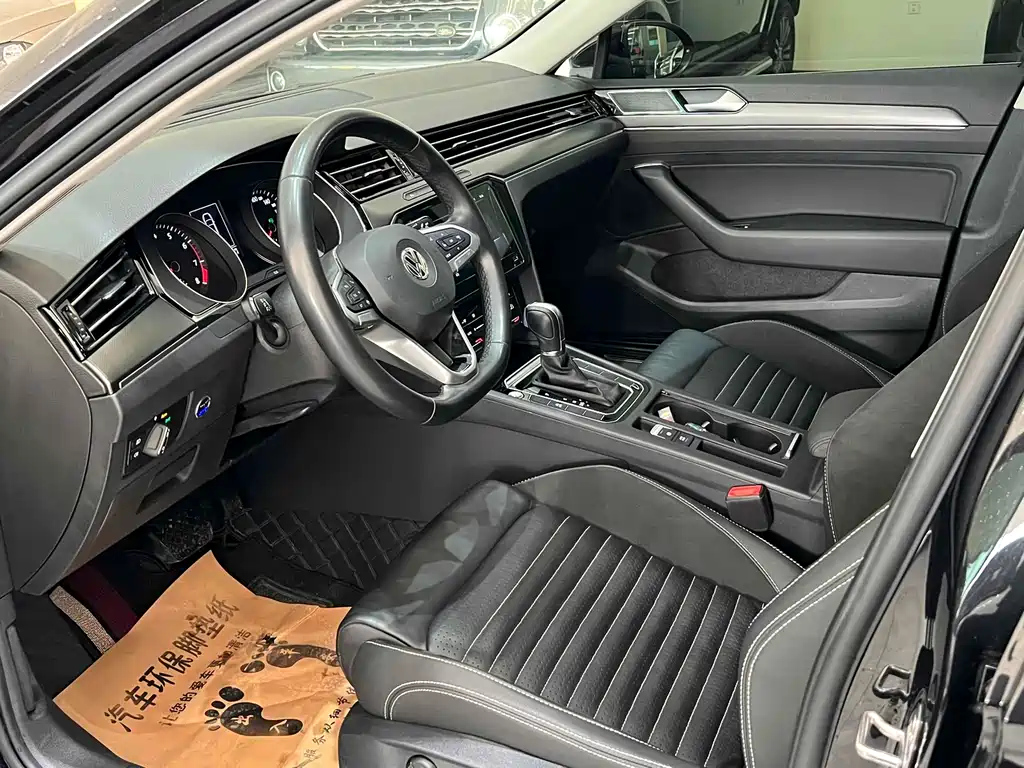 VOLKSWAGEN MAGOTAN 2020