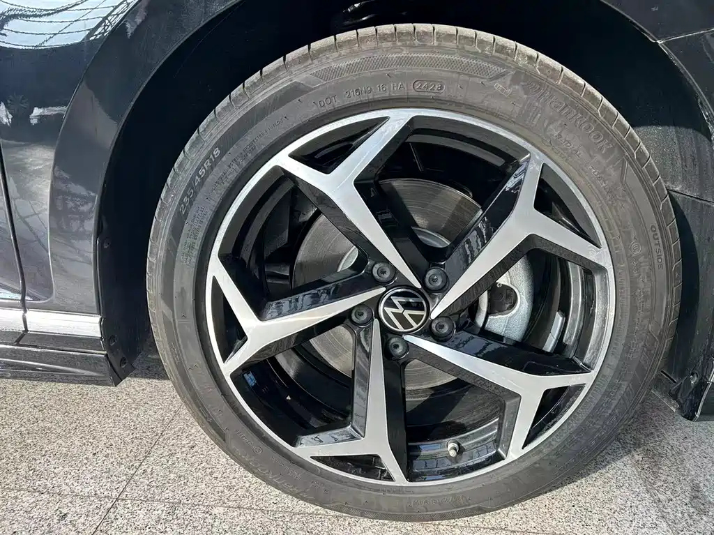 VOLKSWAGEN MAGOTAN 2024